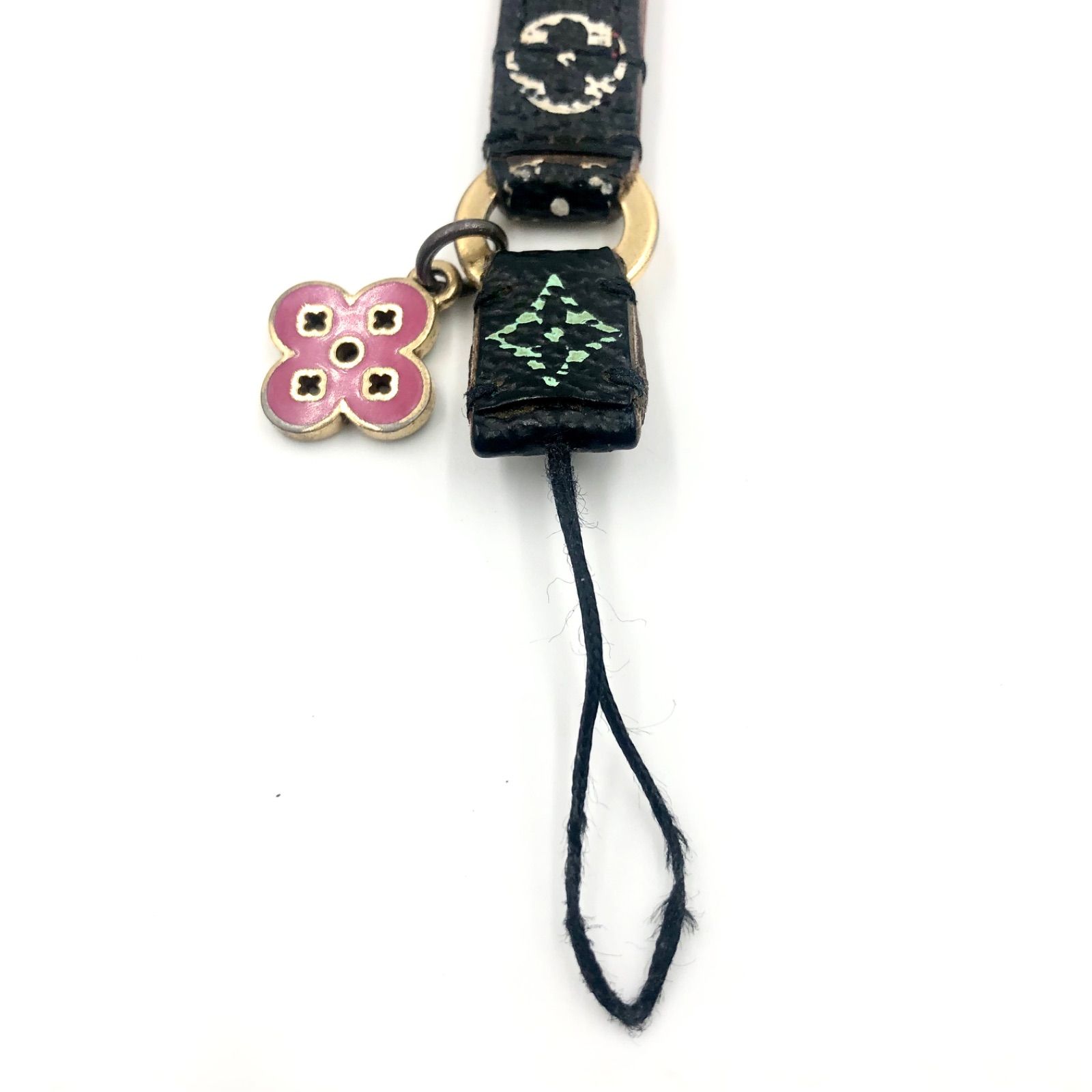 LOUISVUITTONピンク レザー ストラップ 花チャーム付き LOUISVUITTON