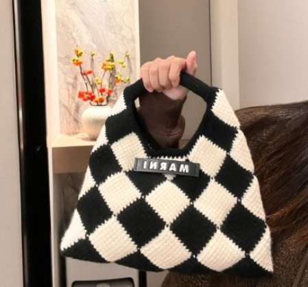 新品 特価値  MARNI マルニ マーケットスモール テックウール 新品美作 並行輸入品ブラック