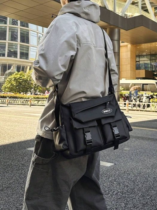 バッグ メンズ ショルダーパック 大容量ファッションクロスボディバッグ、無地多用途ショルダートートバッグ、ミニマリストカジュアル防水、ショッピング、仕事、通勤、学校用品に適し