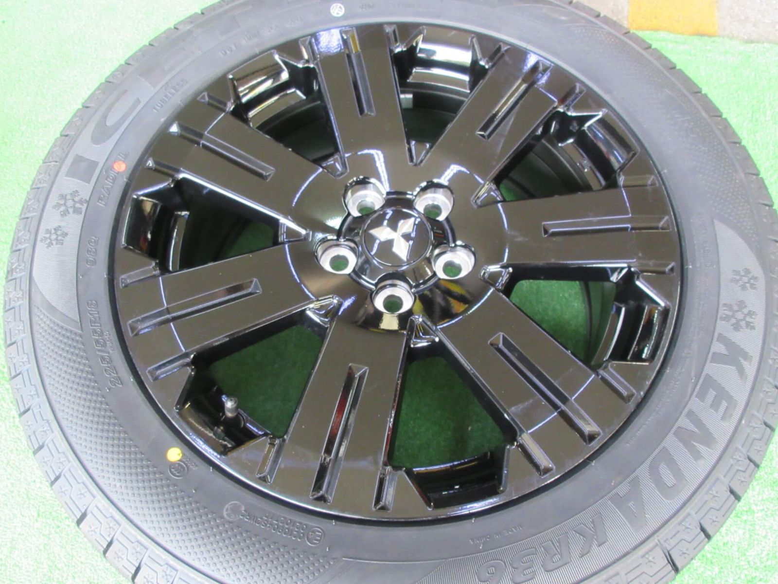 デリカＤ５純正 ブラックカラー