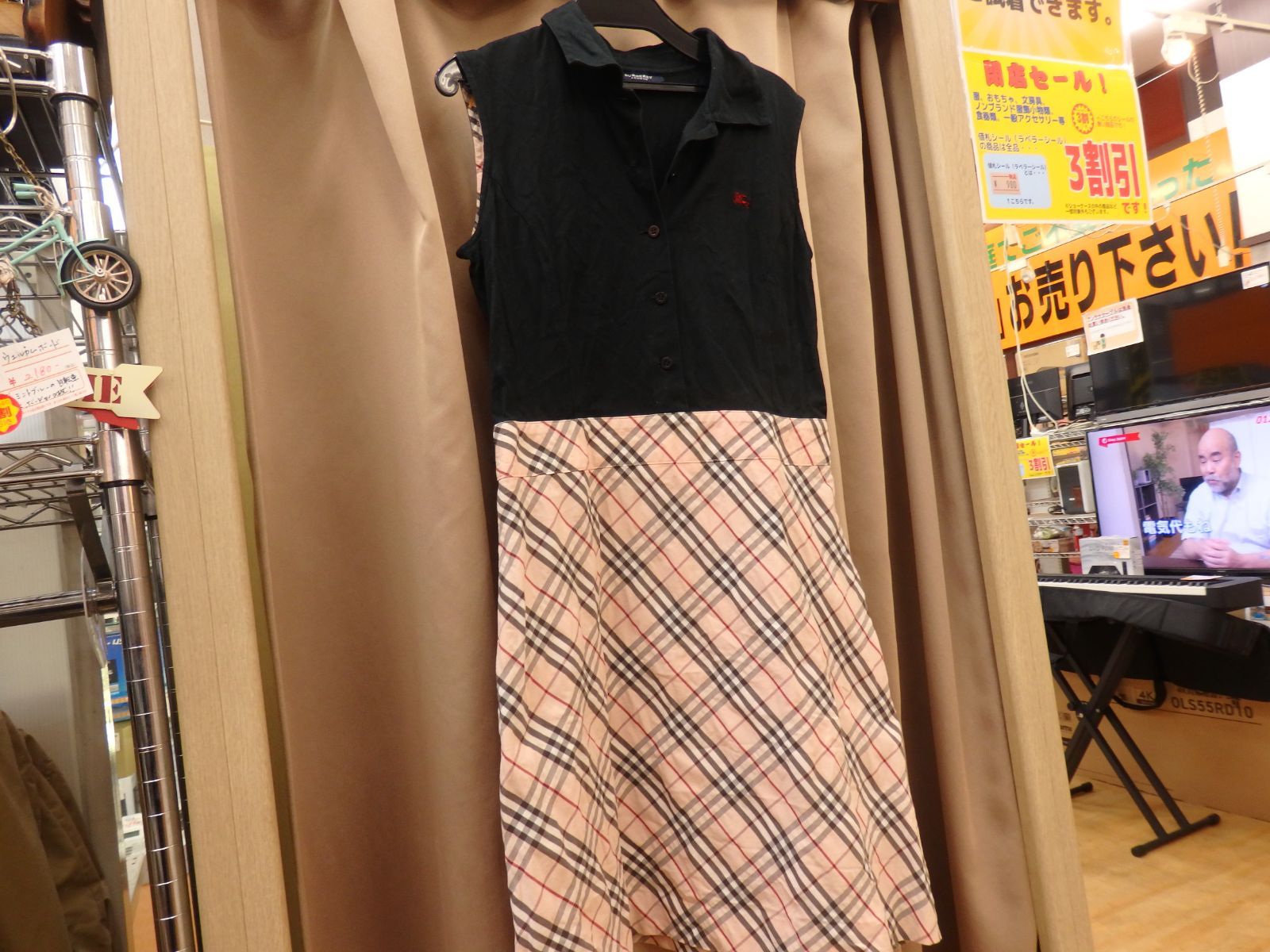 BURBERRY＊ノースリーブワンピース 160A BURBERRY ノースリーブ 切替 ワンピース 黒×チェック柄 160A