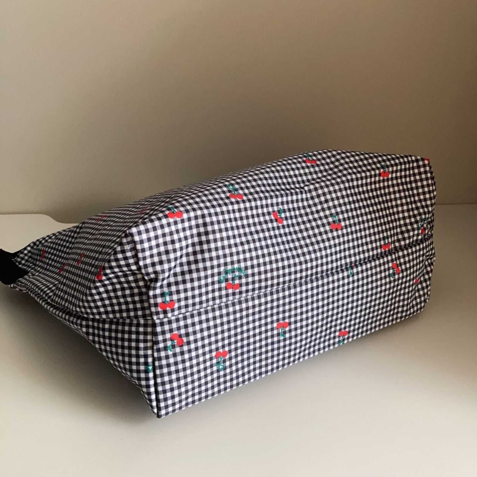 ⭐︎ヒーコ⭐︎ レスポートサックチェリー柄キャンバスショルダーバッグ ⭐︎ヒーコ様専用⭐︎ レスポートサックチェリー柄キャンバス