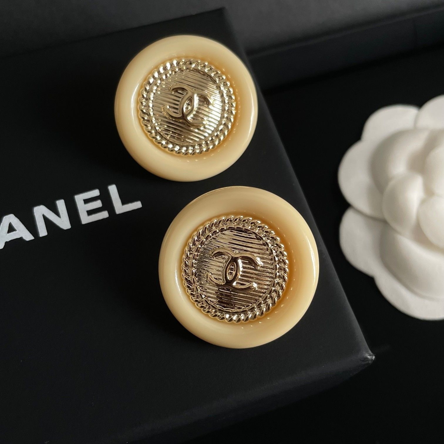 シャネル クラシック ダブルC イヤリング シャネル クラシック ダブルC イヤリング 今日特価】Chanel