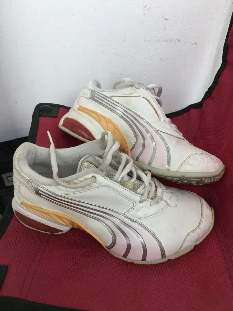 PUMA プーマ スニーカー 225