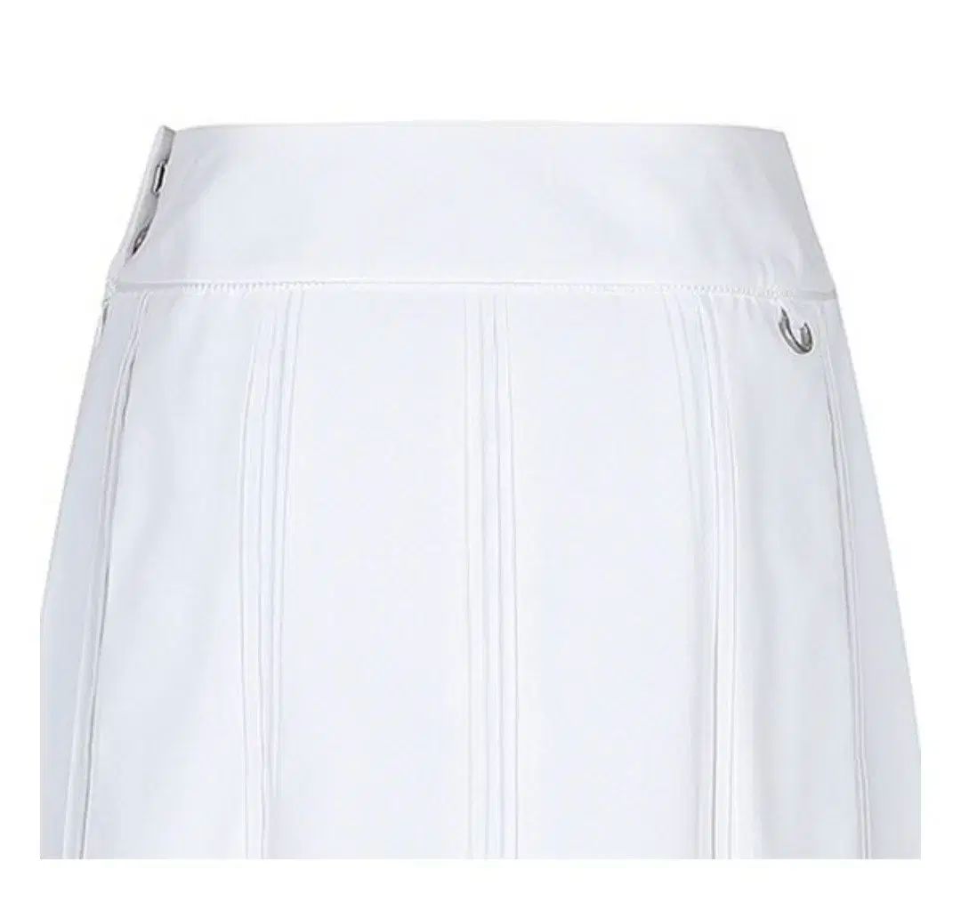 未使用　タグ付き　カステルバジャック　中綿入り　ミニスカート　ゴルフ　38白銀 未使用 タグ付き カステルバジャック 中綿入り ミニスカート