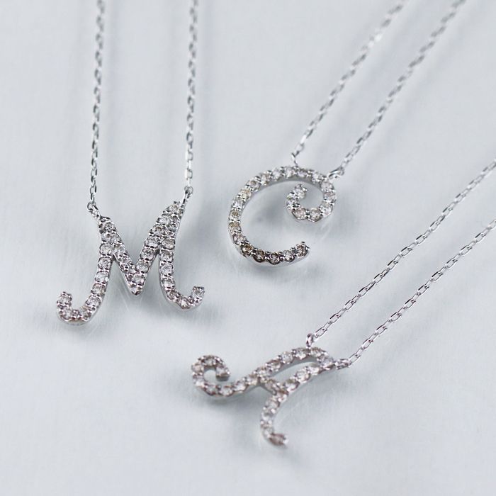 ネックレス ダイヤモンド イニシャル 筆記体 M,N,R,S,T,Y 10金