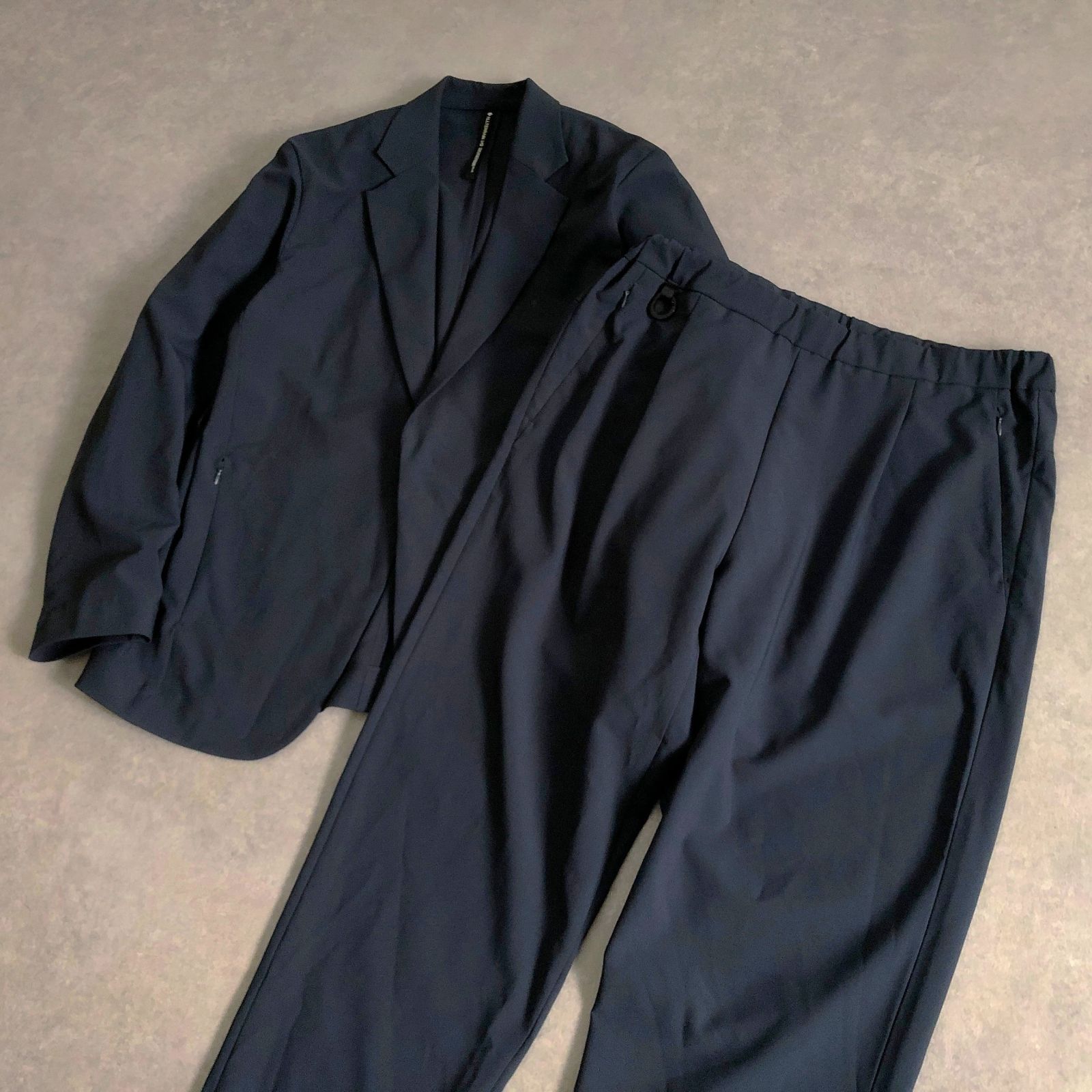 美品 定価5.9万 DESCENTE ALLTERRAIN I/O TECHシリーズ 大人の 