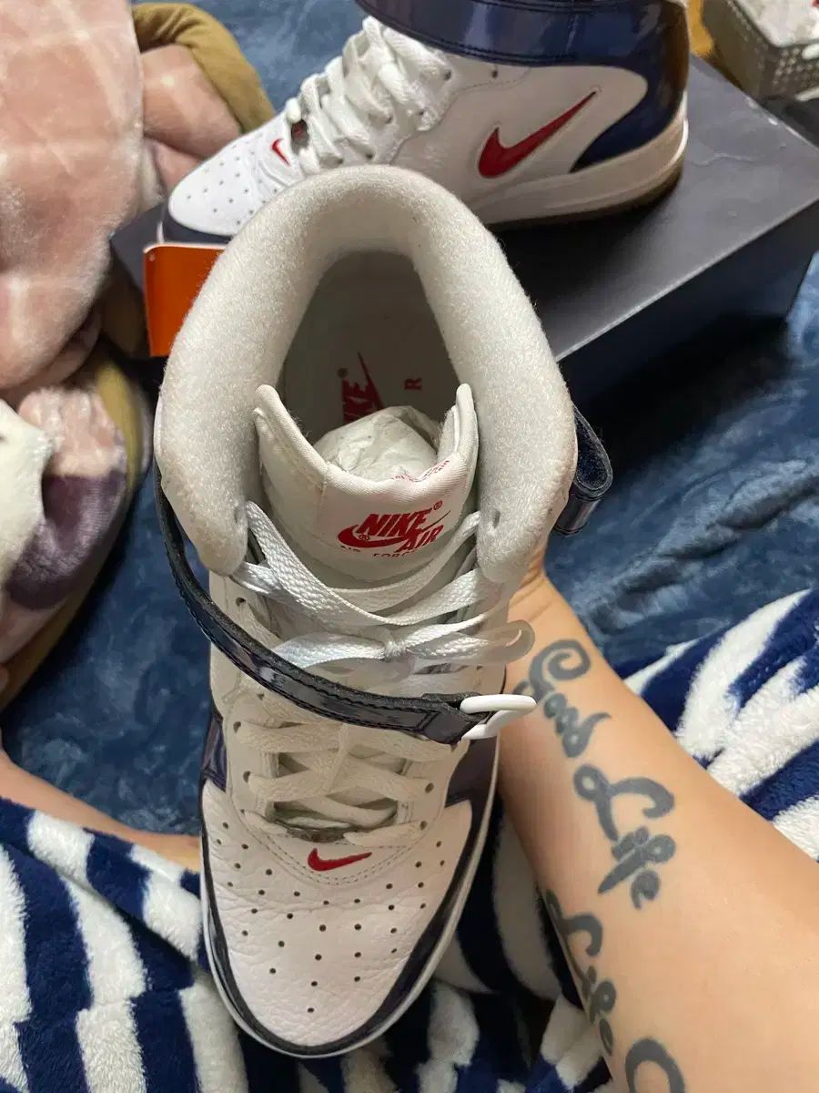 NIKE ナイキ
