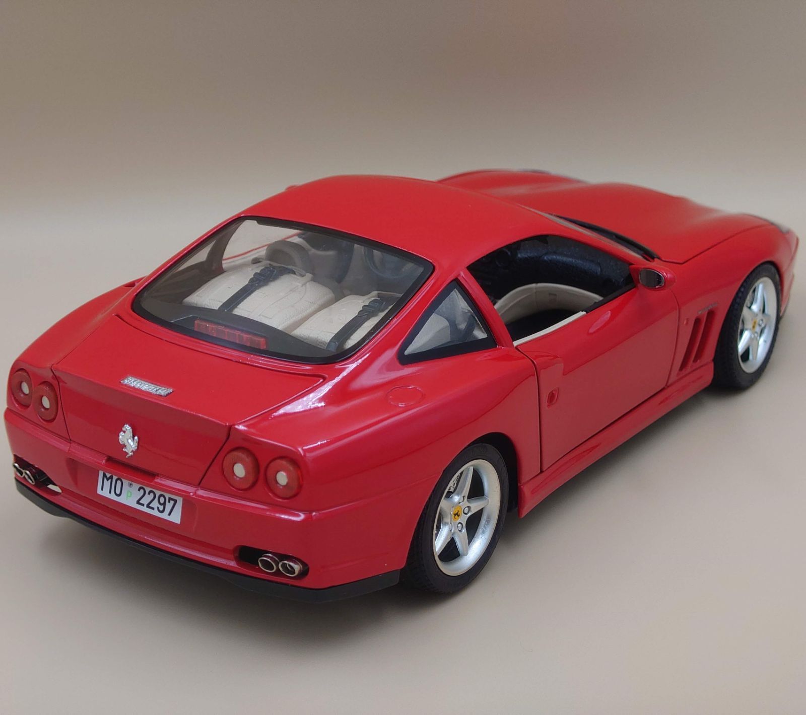 1/18 フェラーリ Ferrari 550 MARANELLO 1996 レッド 中古
