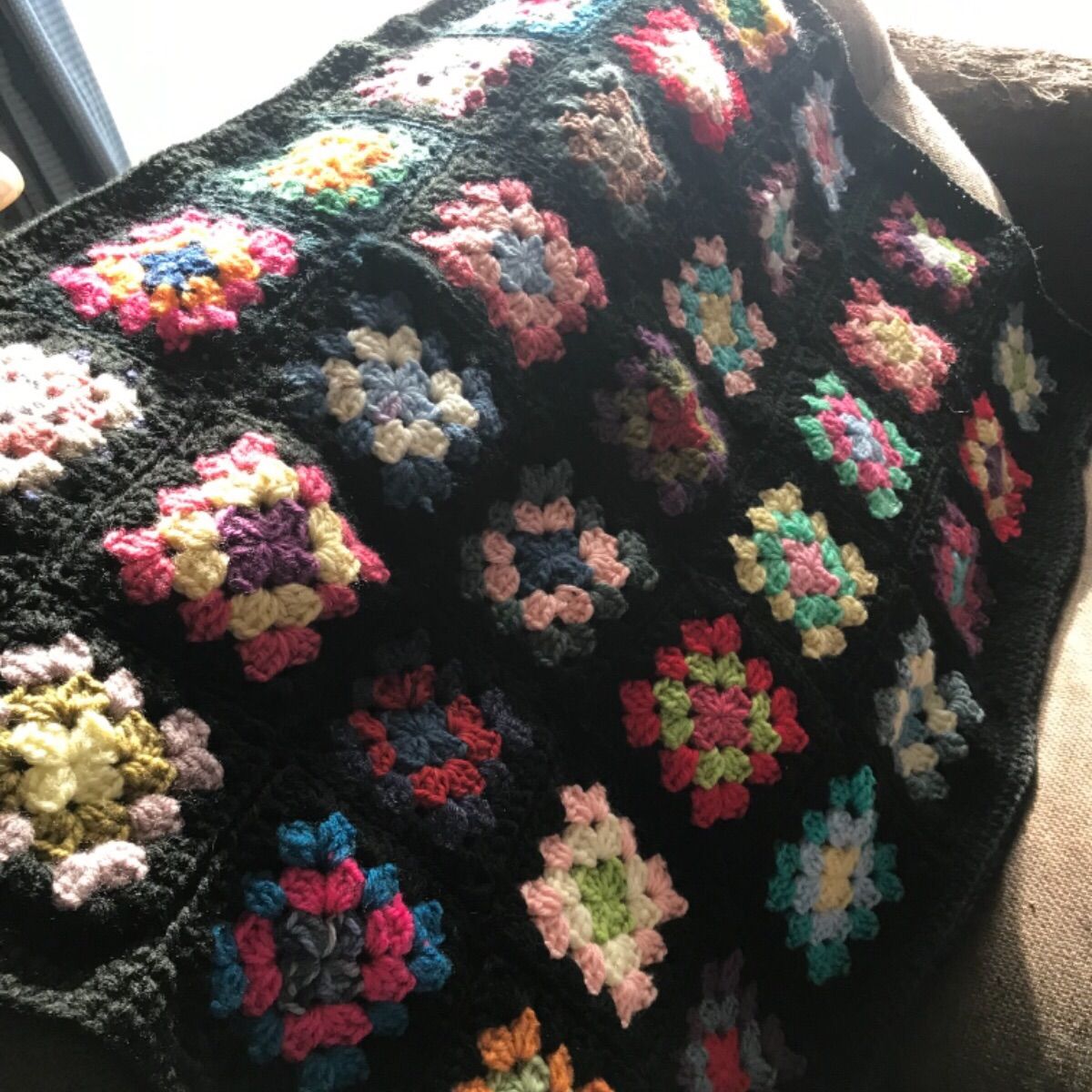 「marumamemomo」モチーフつなぎのブランケット☆ハンドメイド モチーフ繋ぎのブランケット | iichi 日々の暮らしを心地よくする