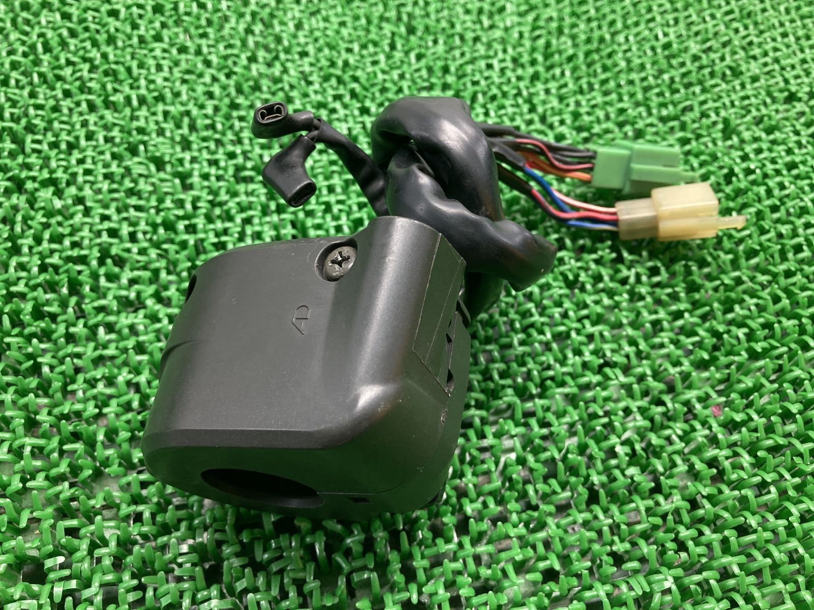 ZZ-R1100 ハンドルスイッチ 右 カワサキ 純正 中古 バイク 部品
