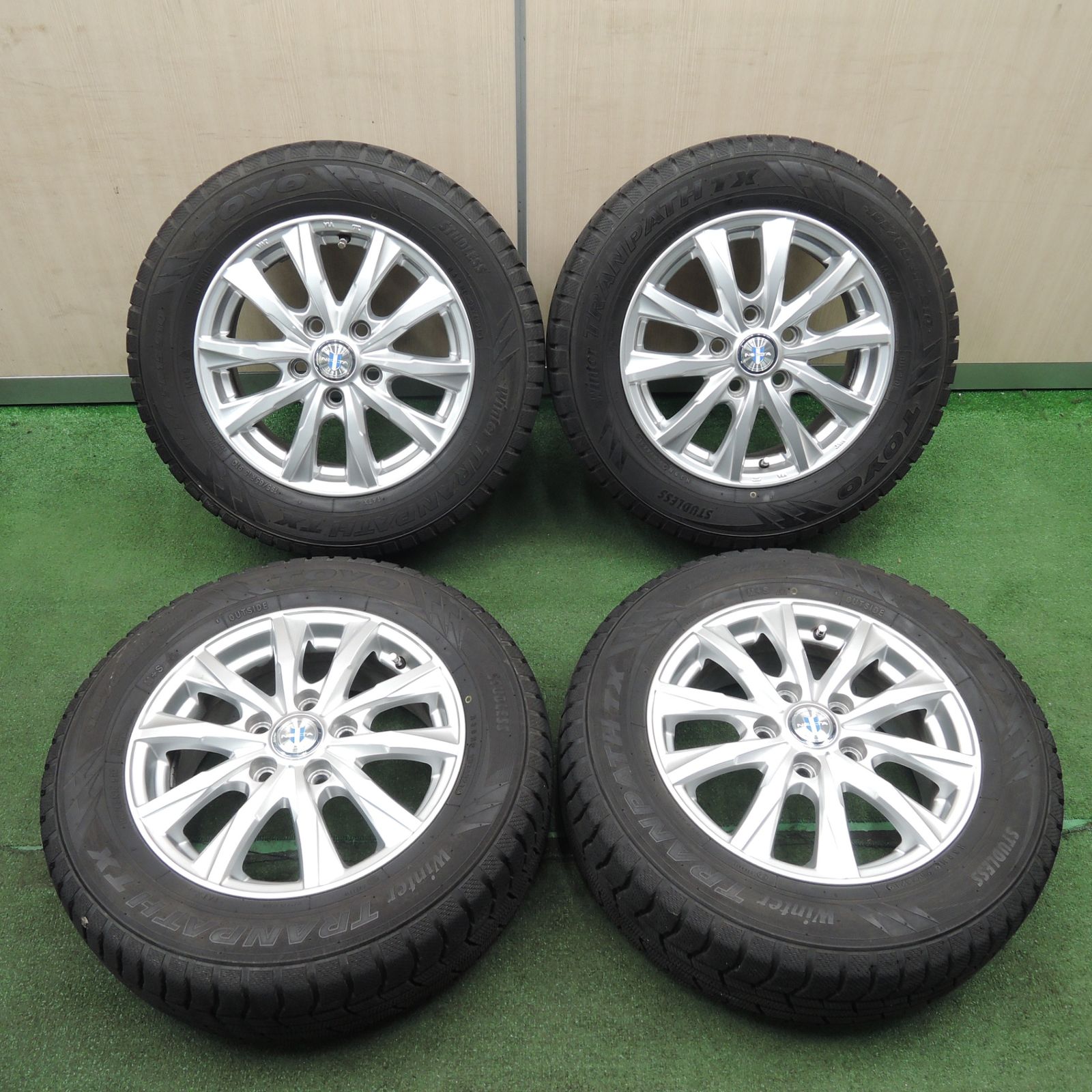 *送料無料* バリ溝！21年！キレイ！9.5分スタッドレス 195/65R15 トーヨー ウインター トランパス TX NEXTA ネクスタ 15インチ PCD114.3/5H4031301TNス
