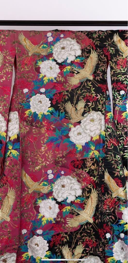50%OFF! 125,000円→62,500円】花嫁色打掛け 黒色/金刺繍 金鶴/白牡丹 