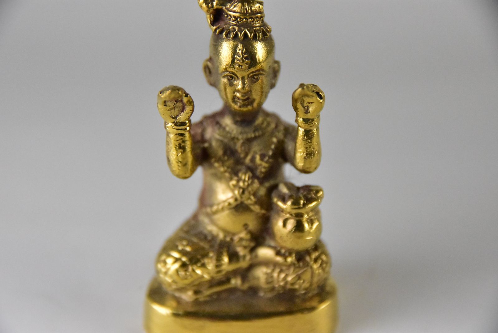 タイお守り クマントーン クルーバーチャイチャナ 仏暦2558年 タイ