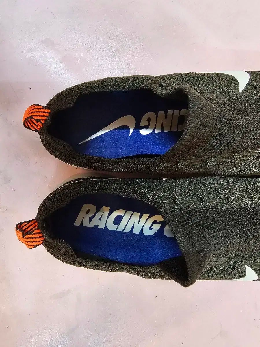 ランニングシューズ