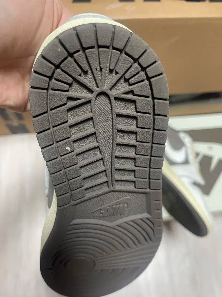 トラヴィススコット ロー