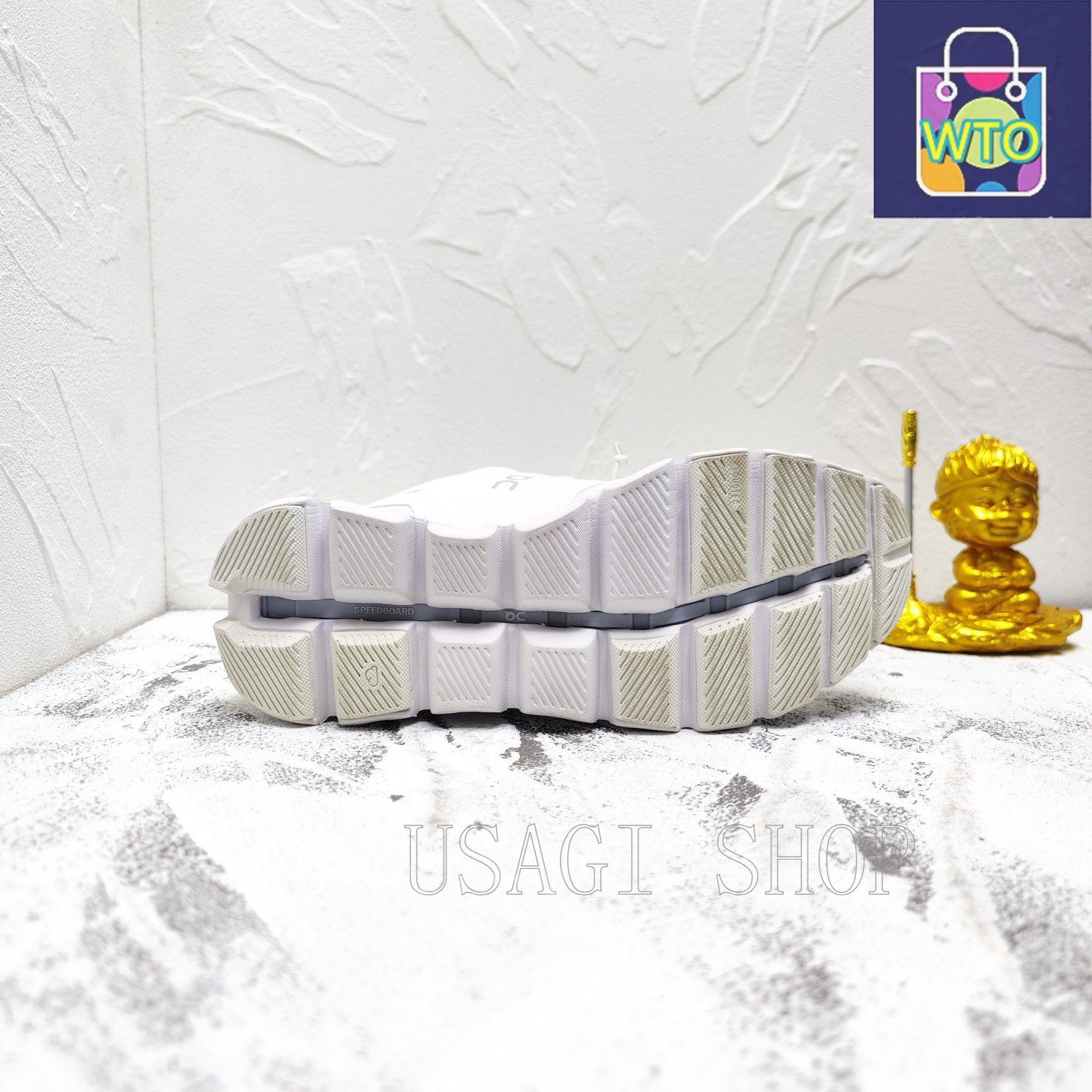 【美品】On オン CLOUD 5 クラウド5 ホワイト スニーカー27.5cm ON オン Cloud 5 クラウド5 PEARL WHITE パールホワイト WOMEN