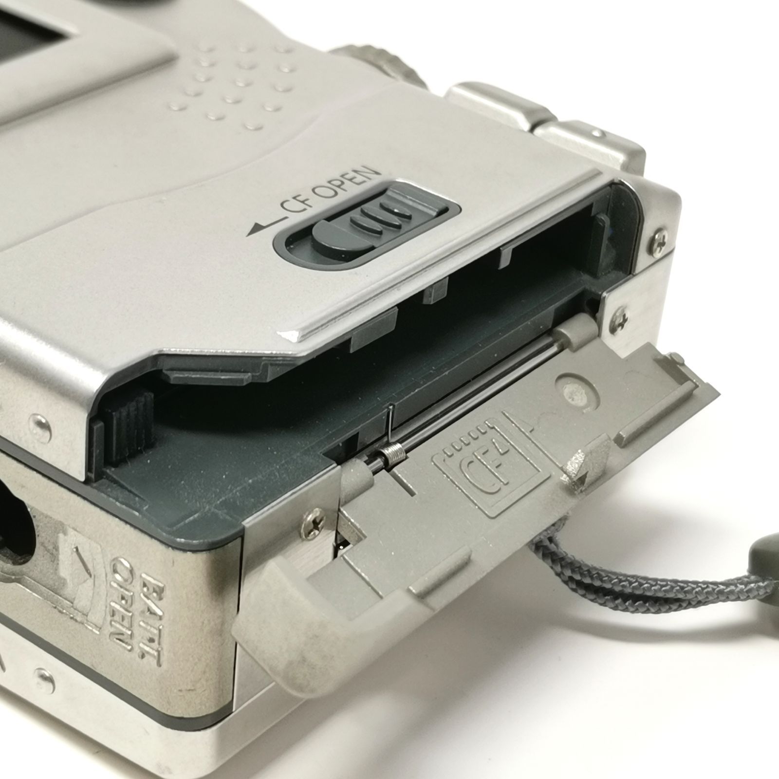キャノン IXY DIGITAL 300 デジカメ シルバー 充電器あり バッテリー 