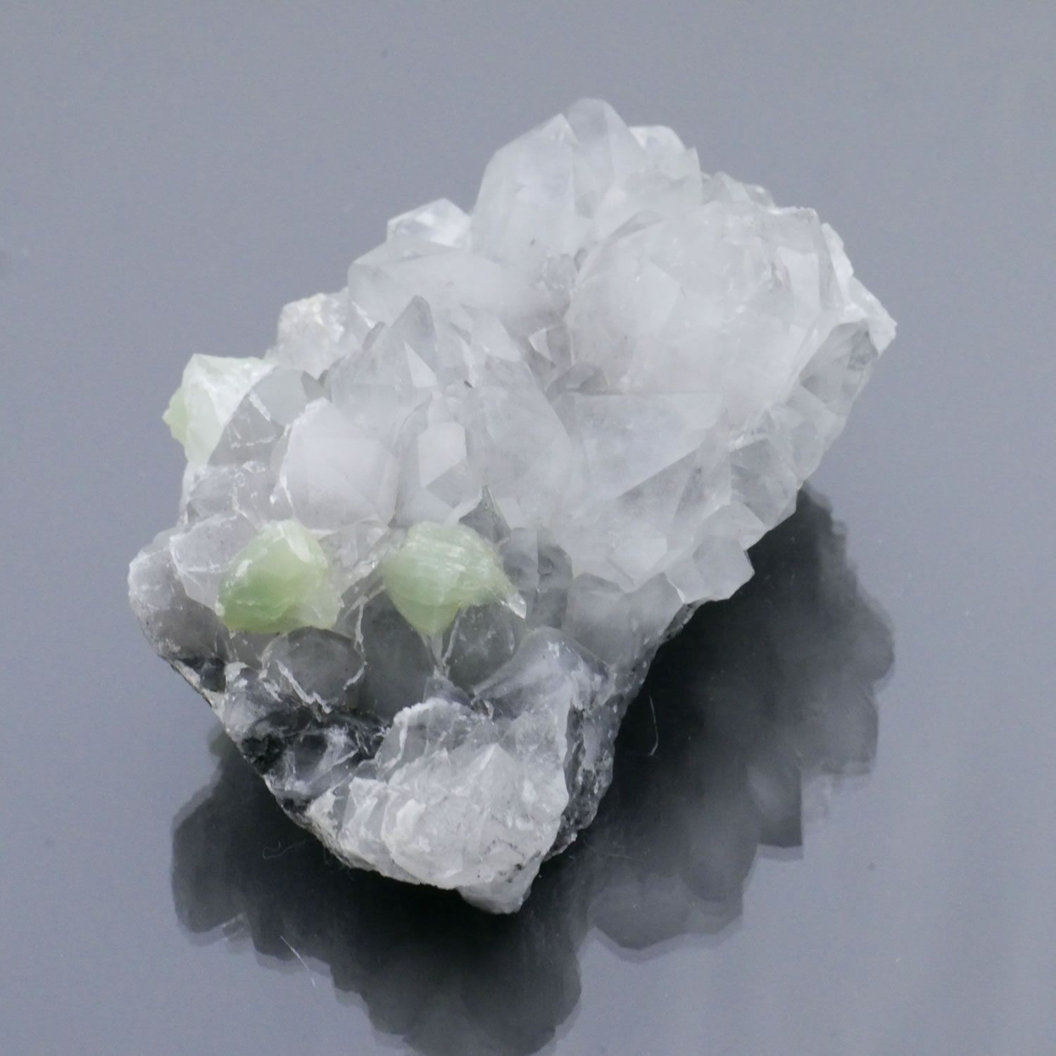 水晶　クラスター　2464g 四川省産 プレナイト共生 水晶 クラスター 1点物 約257g 天然石