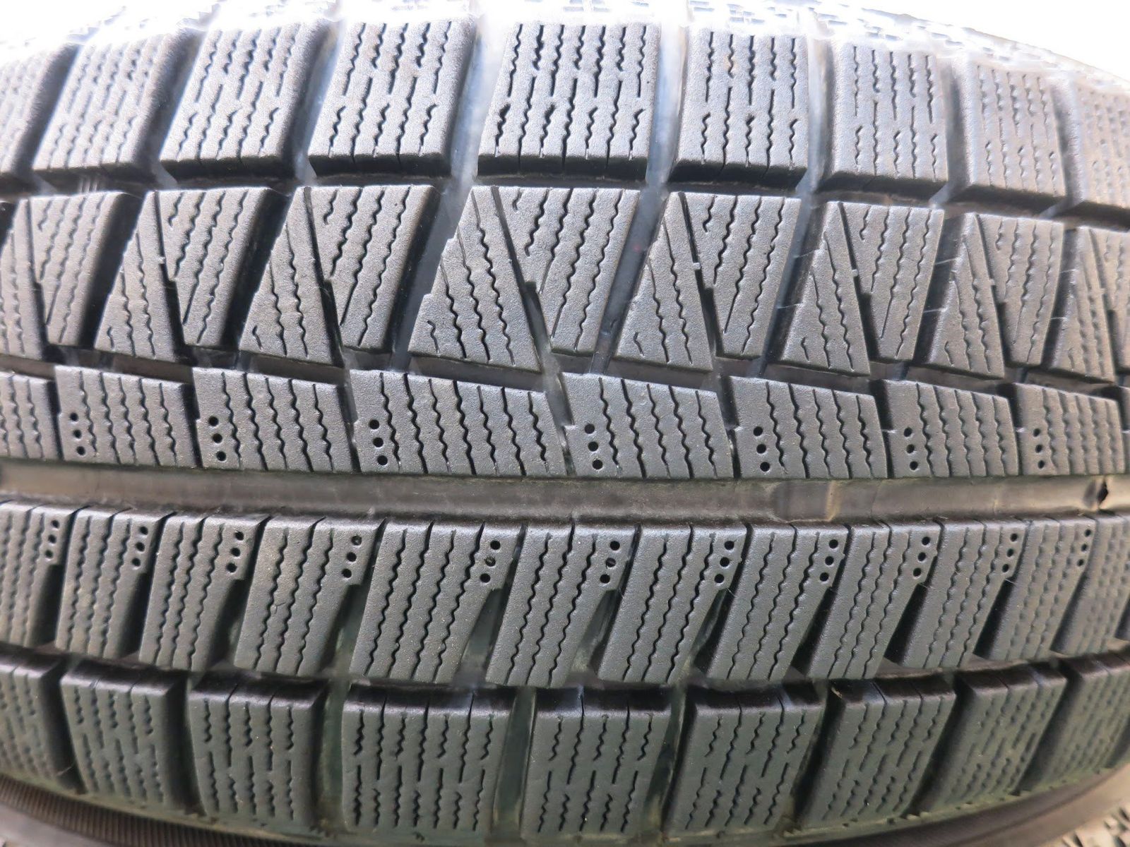 送料無料]バリ溝！8.5分☆スタッドレス 175/65R15 ブリヂストン アイスパートナー2 タイヤ 15インチ アクア カローラ  等☆3020109ヒスタ - メルカリ