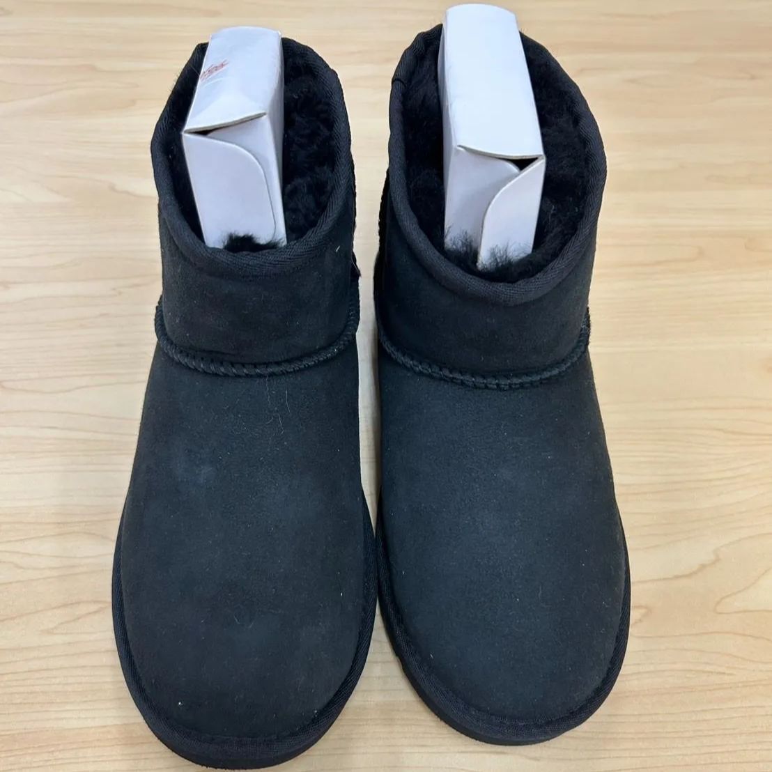 UGG ブラック ムートンブーツ 箱付き UGG ブラック ムートンブーツ - メルカリ