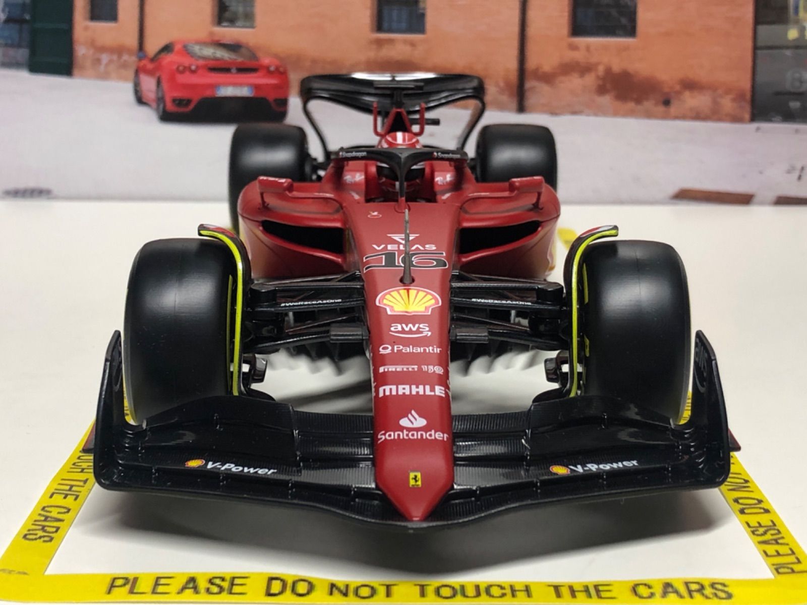 未使用 ブラゴ burago F1-75 1/18 FORMULA RACING Burago 1/18 Ferrari F1-75 #16 CHARLES LECLERC フェラーリ ブラーゴ