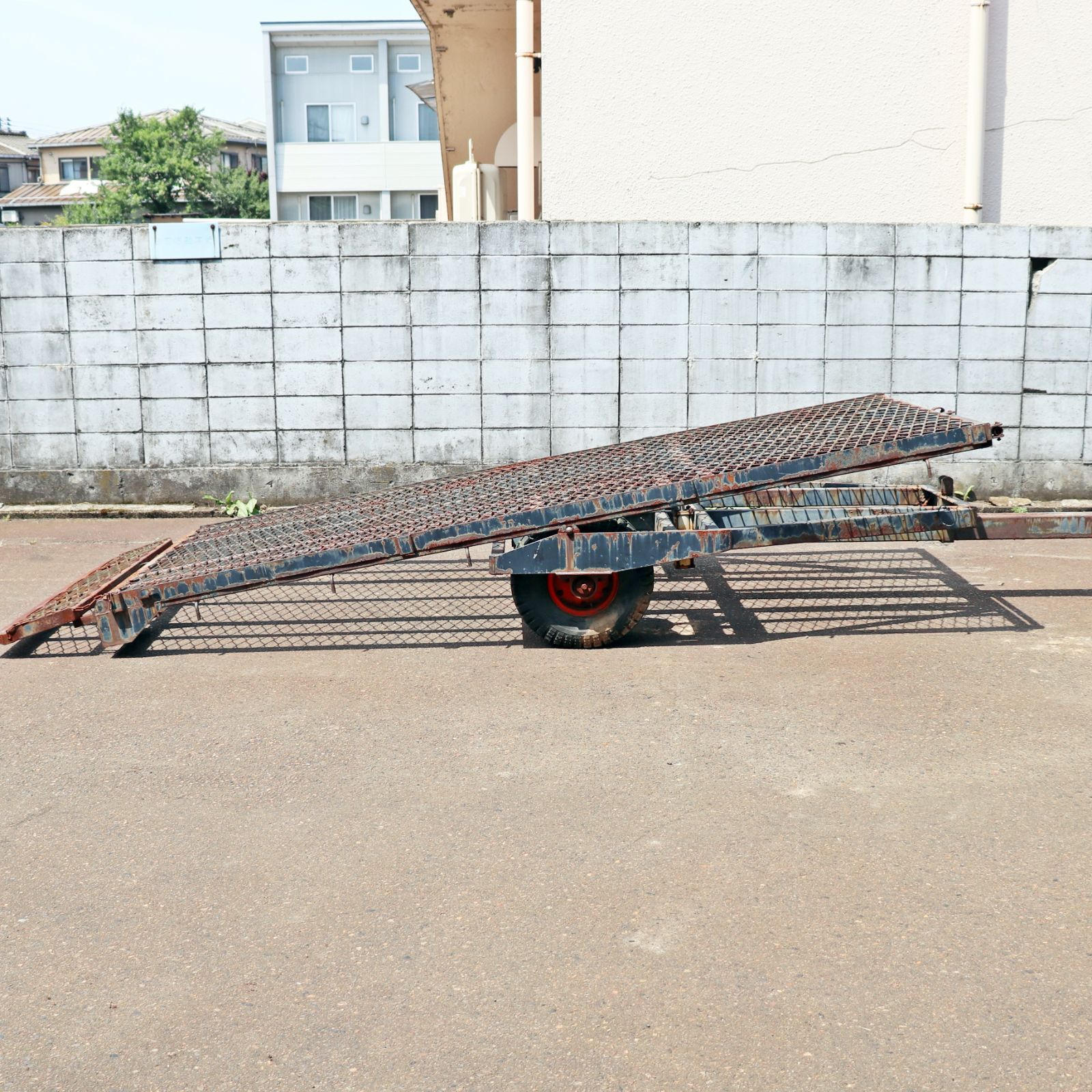 長岡市 冨士トレーラー 型式不明 ダブルタイヤ 油圧シーソー 1輪エア抜け 荷台寸法160×330 運搬 牽引 コンバインカー 積載 中古 倉庫保管 長岡市 冨士トレーラー 型式不明 ダブルタイヤ 油圧シーソー 1輪エア