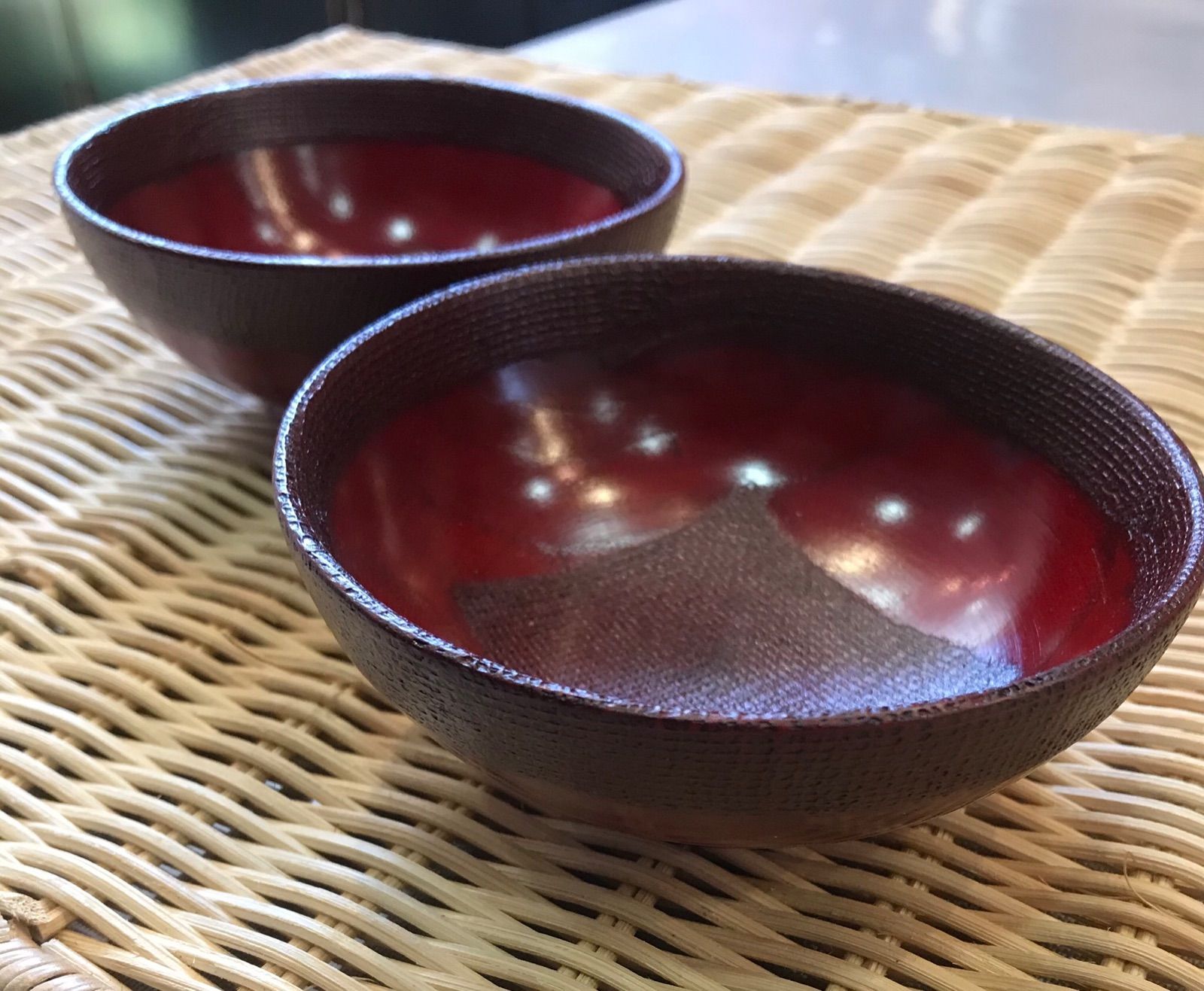 天然木 本漆塗り 18cm布着せラーメンどんぶり鉢 茜 ２個 シンプル 無地 赤 レッド 軽量 どんぶり 丼 うどん そば 新生活