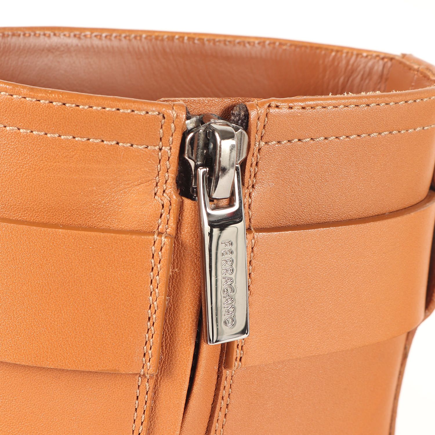 フェラガモ ブーツ