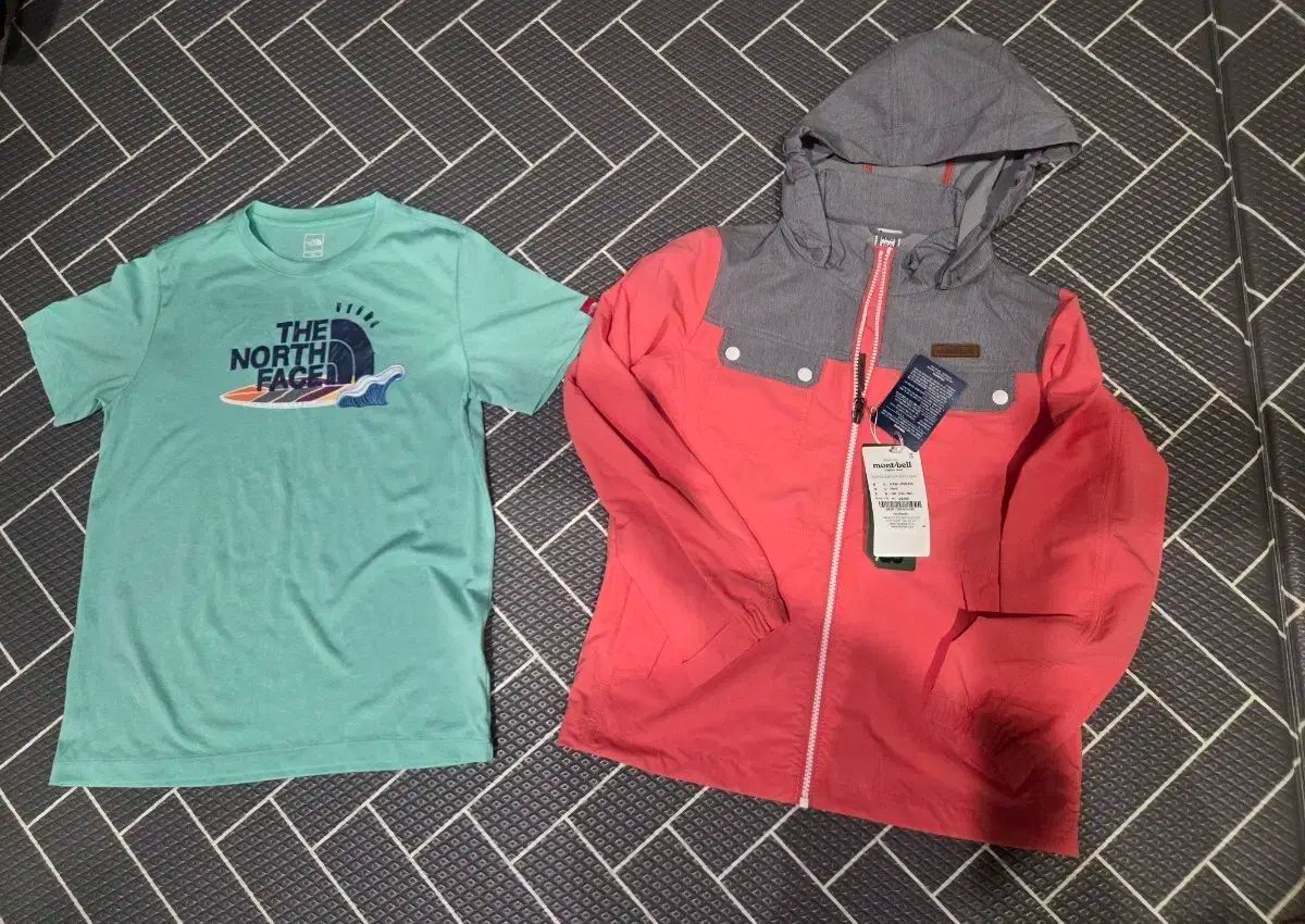 129000円定価 mont-bell モンベル キッズ 150 アウター 150 THE NORTH FACE ザノースフェイス 正規品 キッズ Tシャツ
