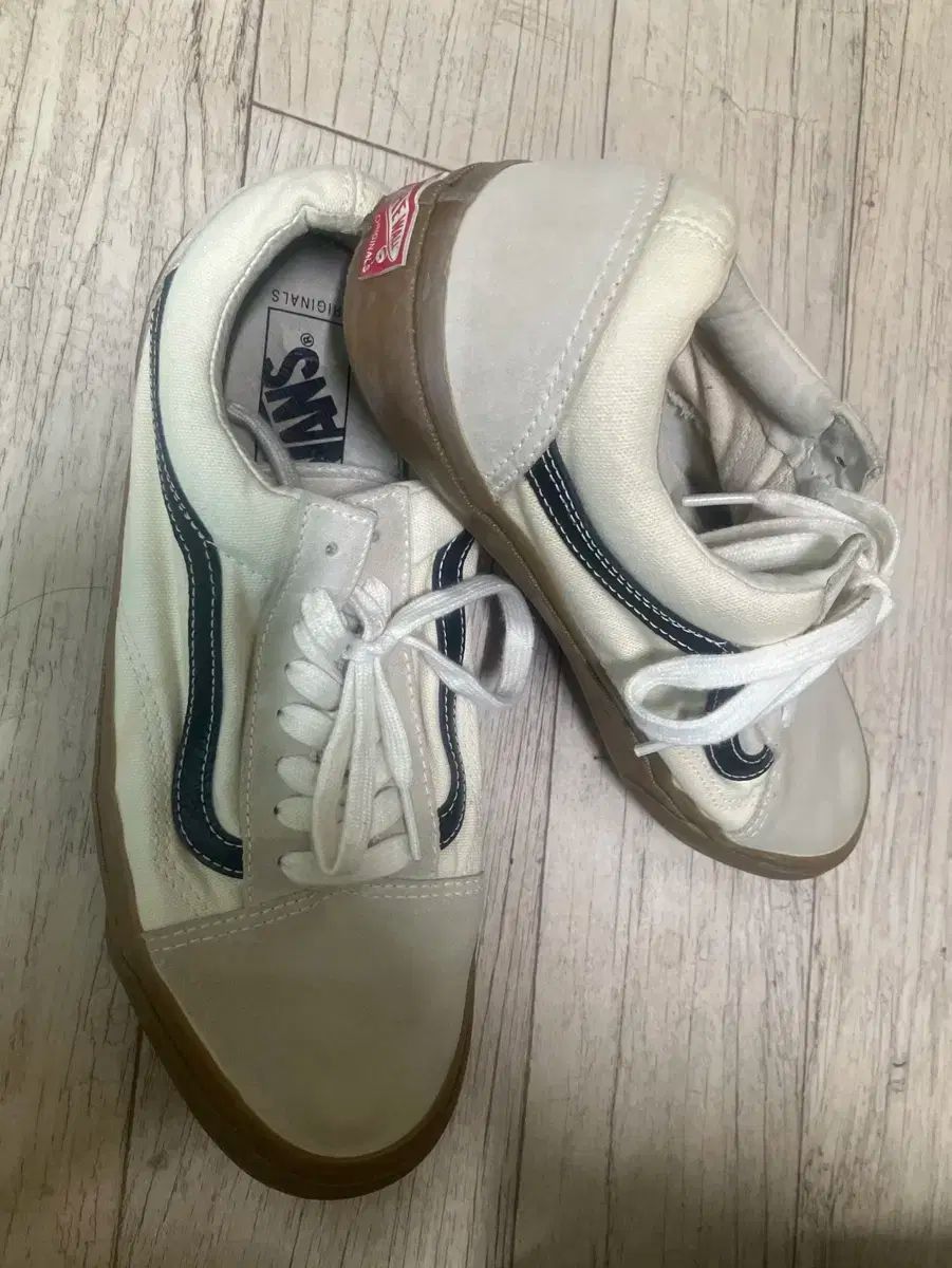 【雷市場（ポンジャン）商品韓国直送】 270 VANS(バンズ) ボルト オールドスクール 黒ソール