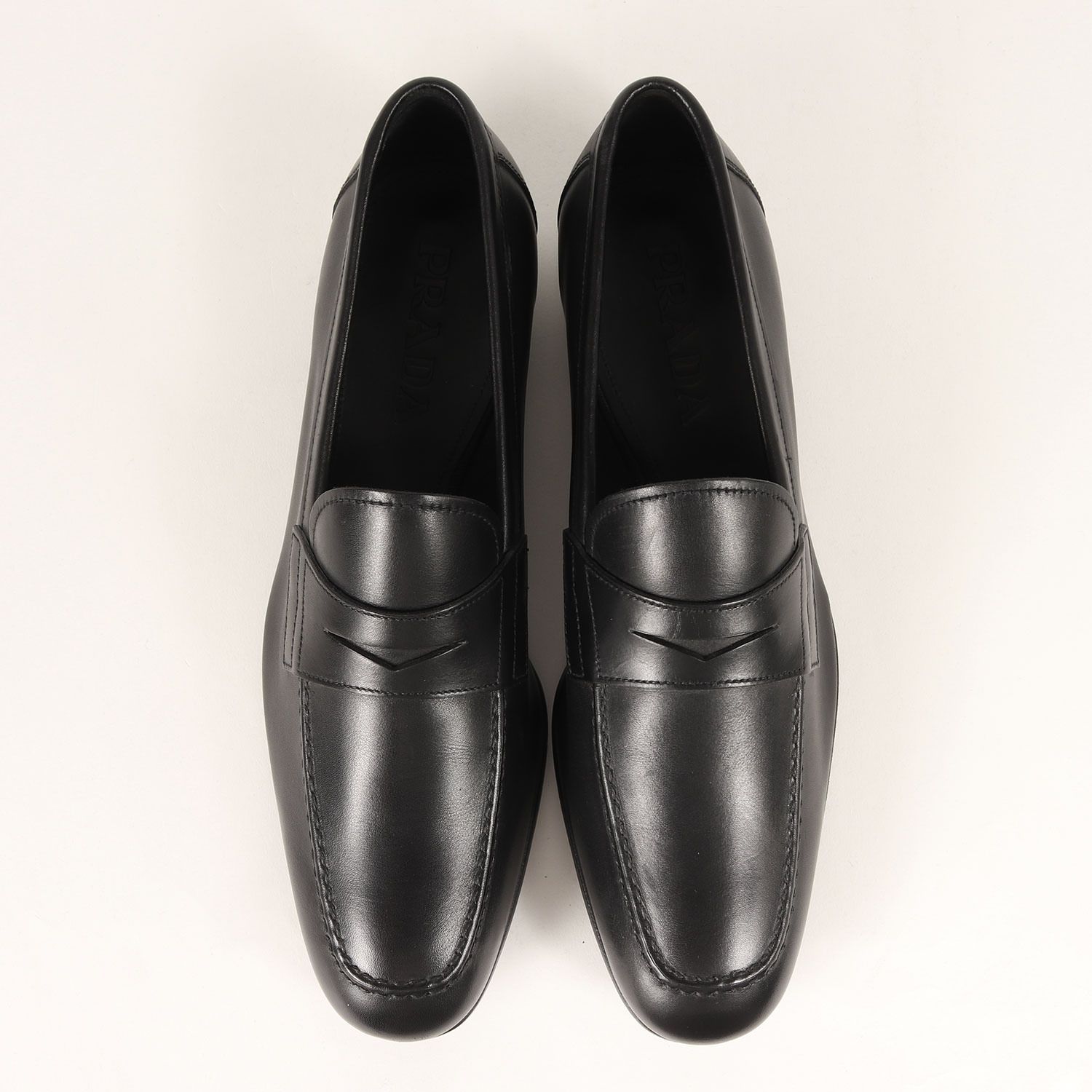 プラダ ブラック ローファー 黒ローファー】プラダのシンプルローファーが今、足もと投資の最