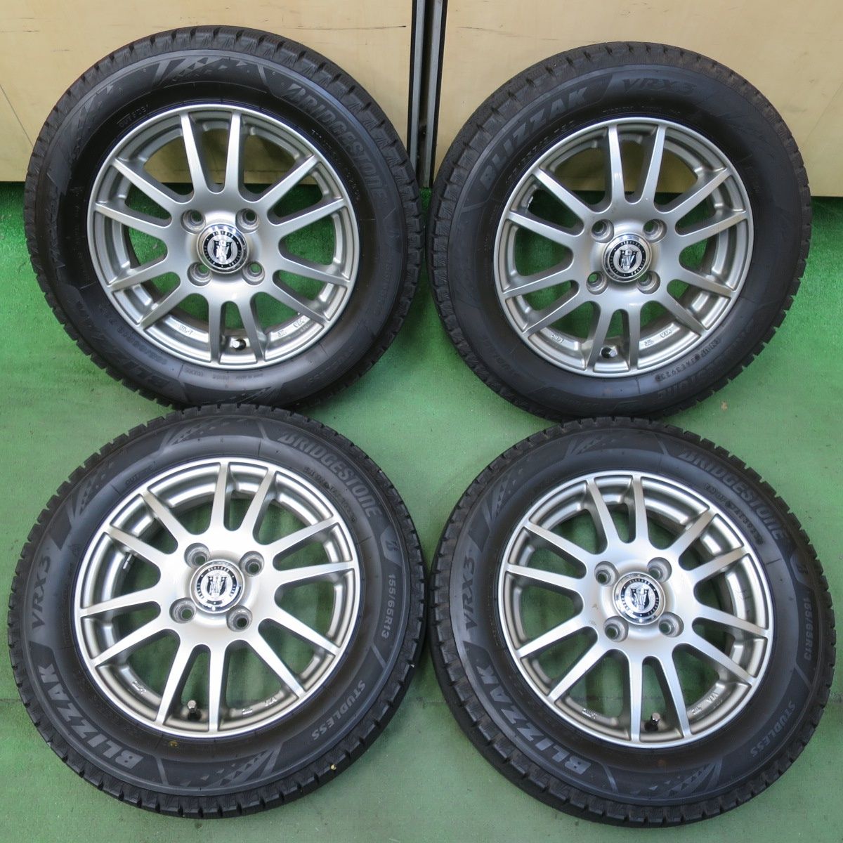 バリ溝 23年 9分 スタッドレス 155 65R13 ブリヂストン ブリザック VRX3 NIRVANA NV ニルバーナ ニルヴァーナ 13インチ PCD100 4H 5092911イス