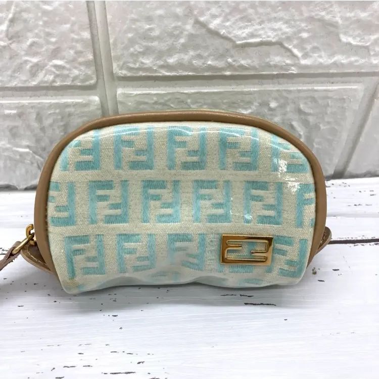 格安❣️ FENDI フェンディ ズッカ柄 ズッキーノ マルチポーチ