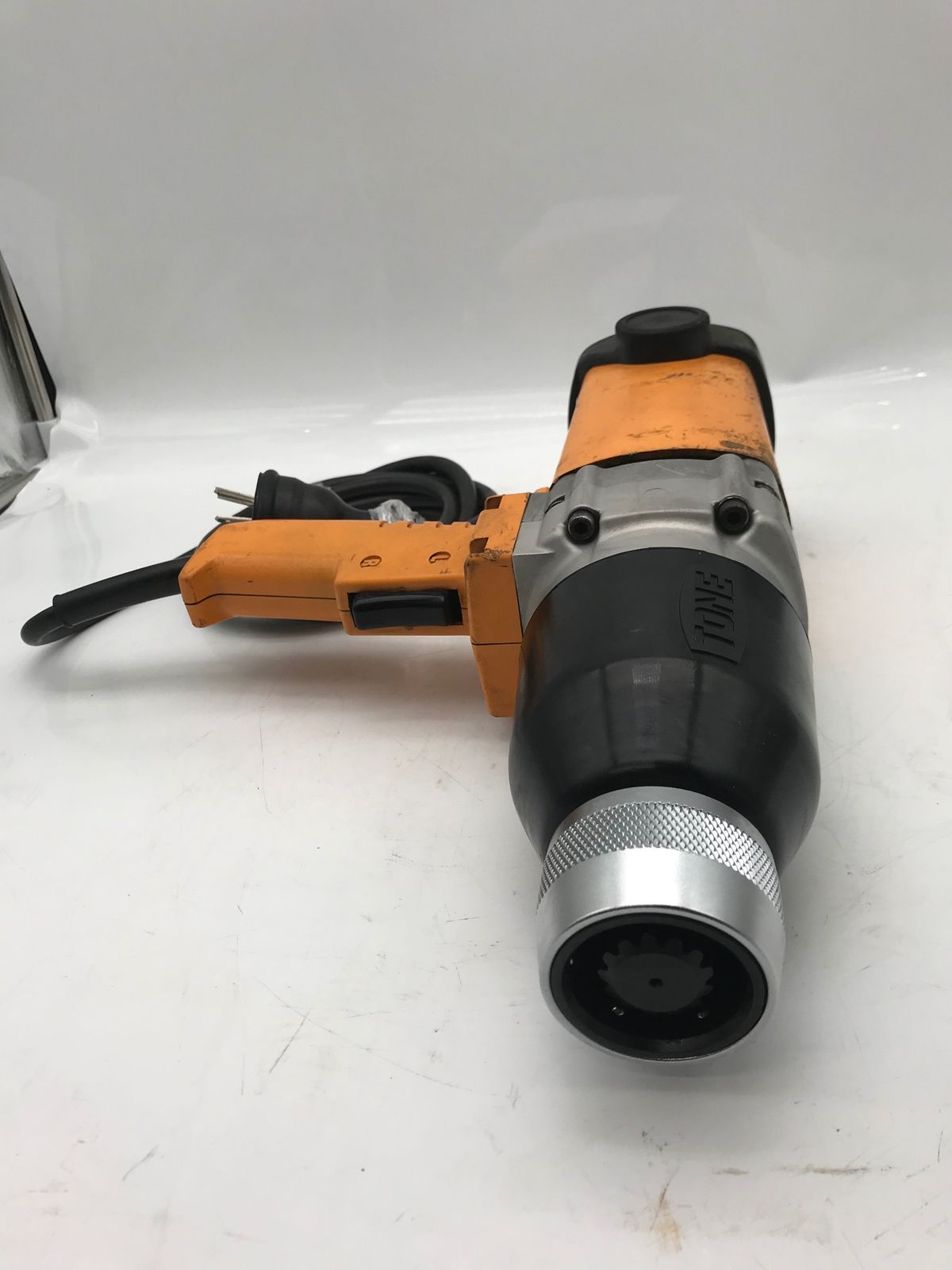 電動インパクトレンチ