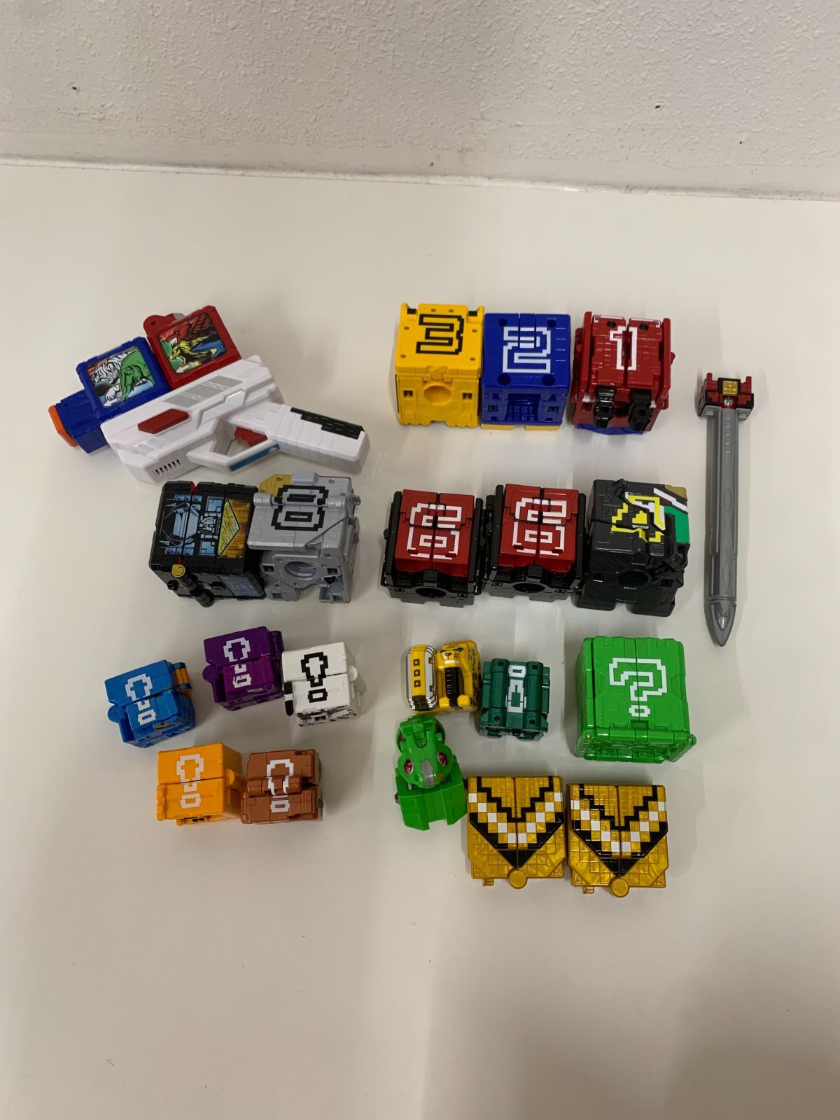まとめ売り】ジュウオウジャー 動物戦隊ロボ ＆ キューブ ＆ 変身銃 