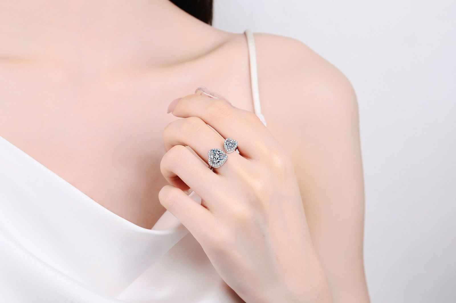 リング 指輪 モアサナイト 2.5ct シルバー925 人工ダイヤモンド