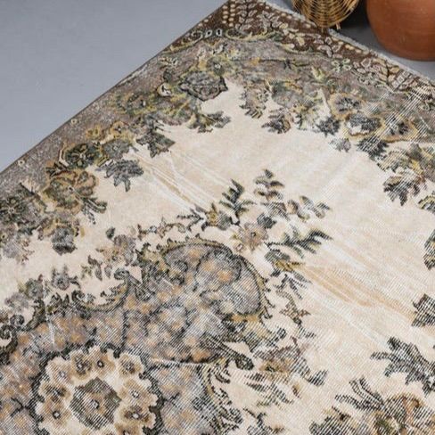 メダリオン ナチュラルな色合い