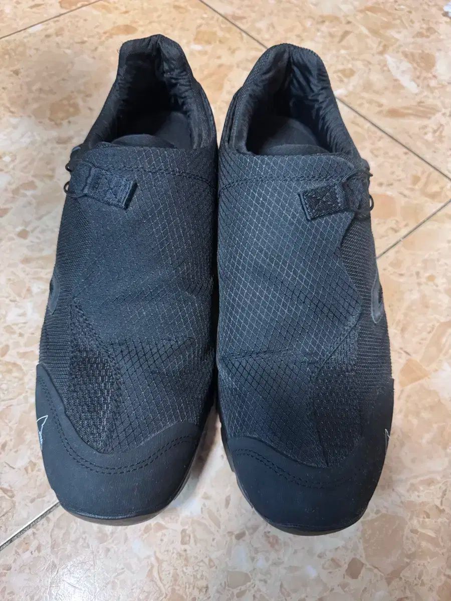 ROAハイキング ミナ迷ルブラック 42