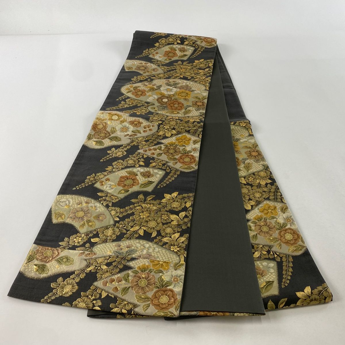 超美品　袋帯　黒地×花柄　正絹 袋帯 黒地 華紋 花唐草 帯 唐織 極上 新品 正絹 金糸 銀糸 六通