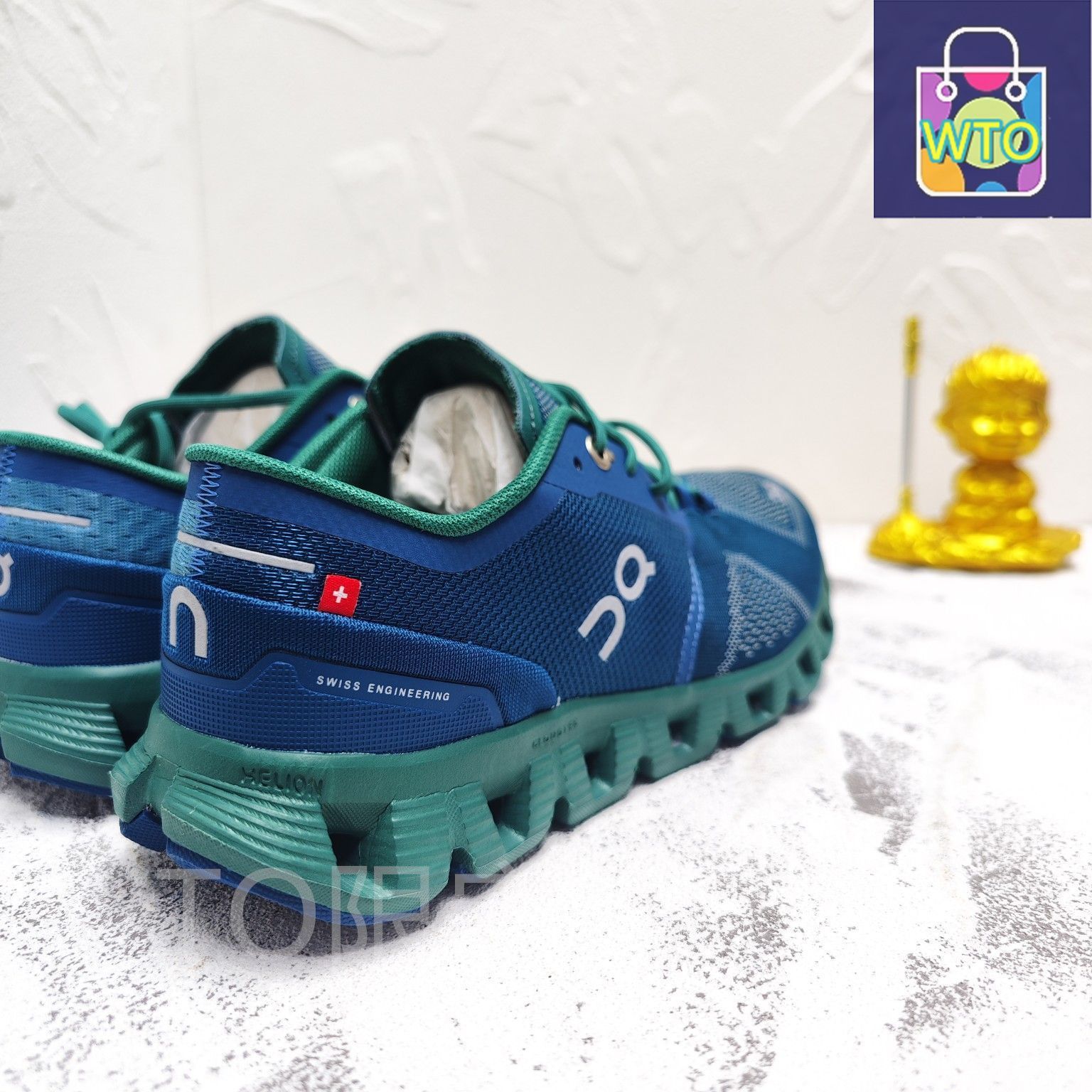On Cloud X Sneakers オン クラウドX ジョギング スポーツ