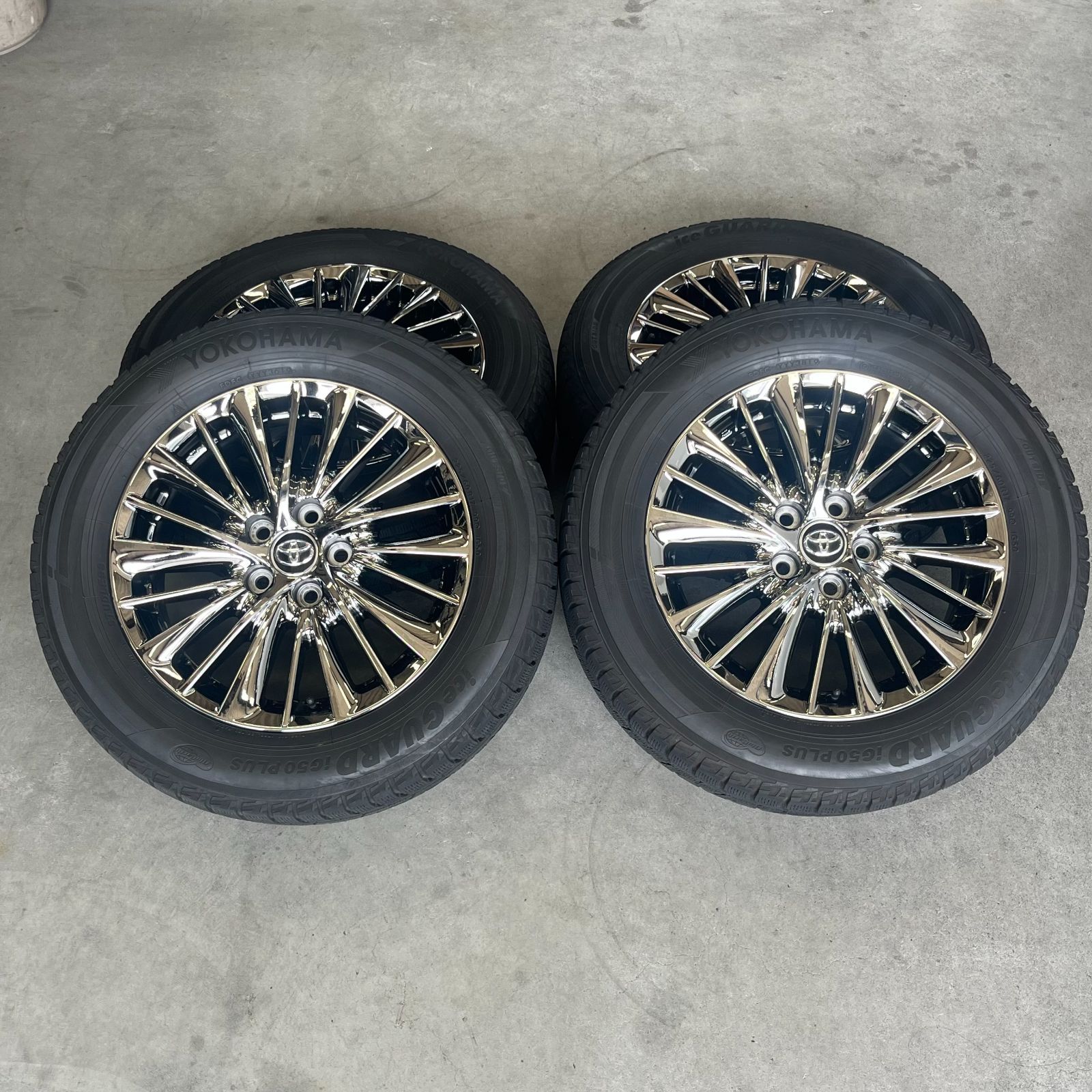 アルファード エグゼクティブ 225 60 17インチ スタッドレスタイヤ アルミホイール C-82