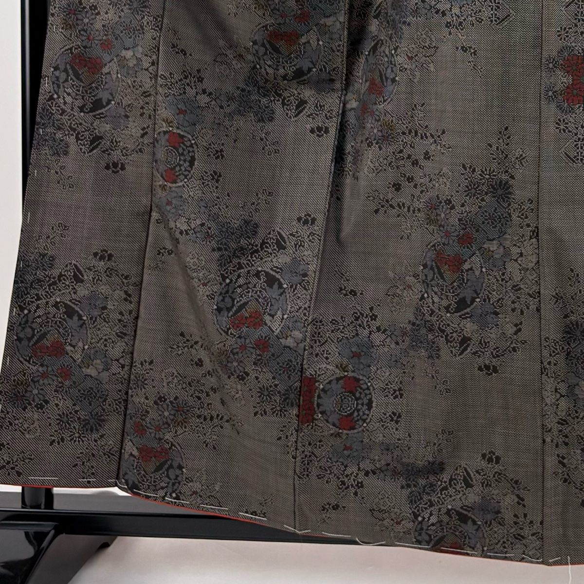 大島紬 身丈158.5cm 裄丈64cm M 袷 証紙 器物 草花 純泥染 焦茶色 正絹