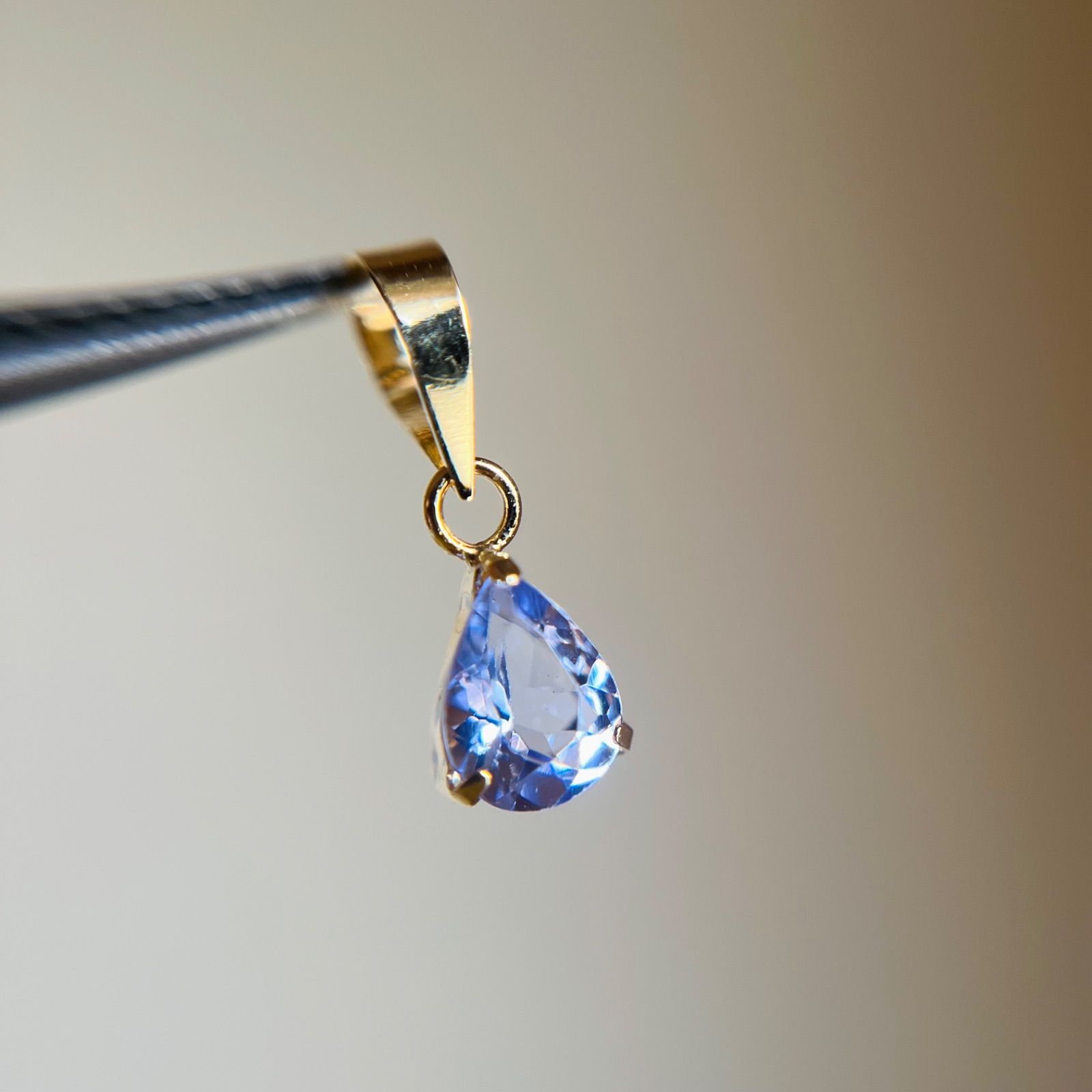 K18 天然石タンザナイト pear ペンダントトップ 18金イエロー