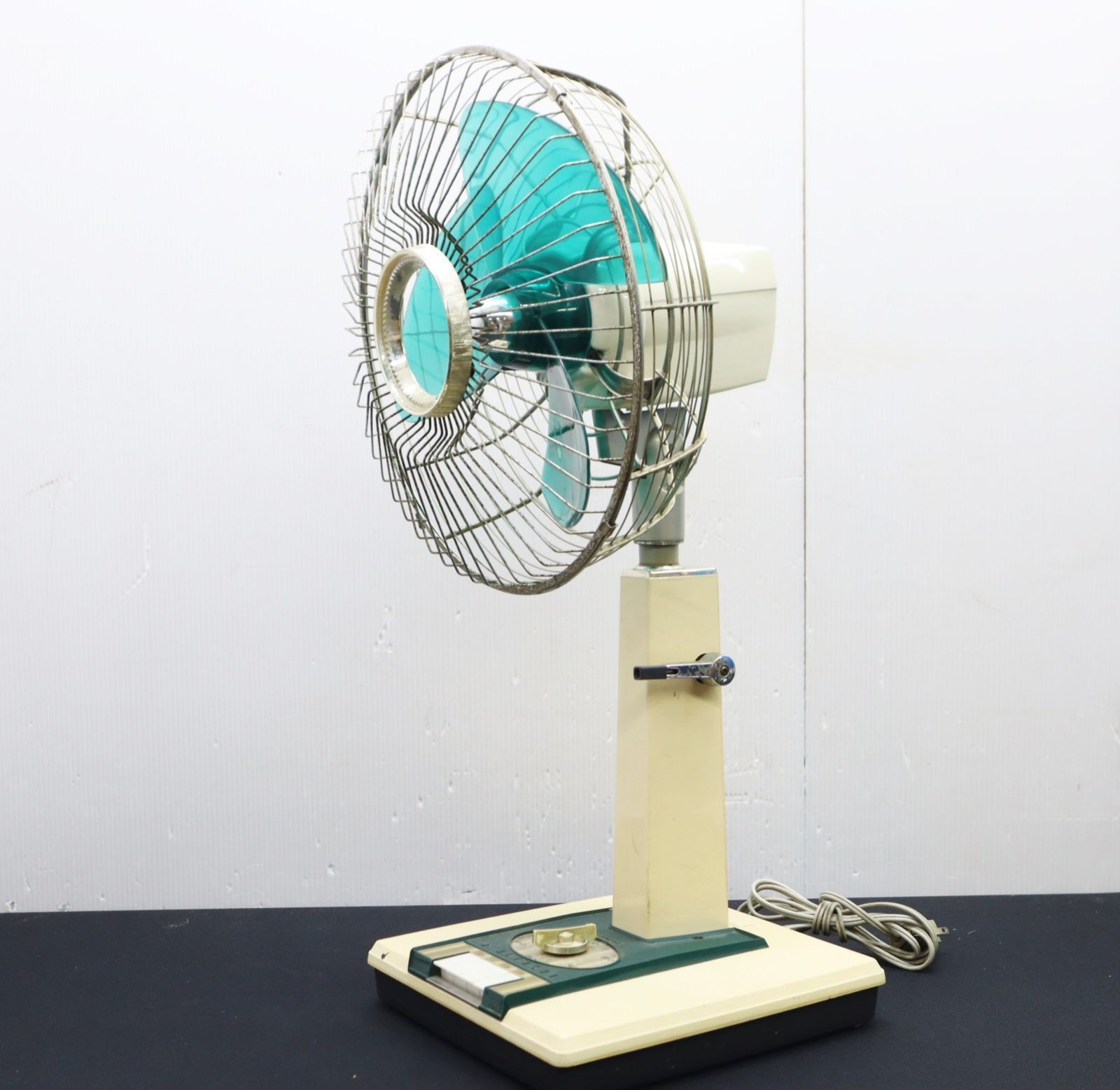 ▽昭和レトロ・当時物！ ｜3枚羽 扇風機｜HITACHI 日立 H-642 