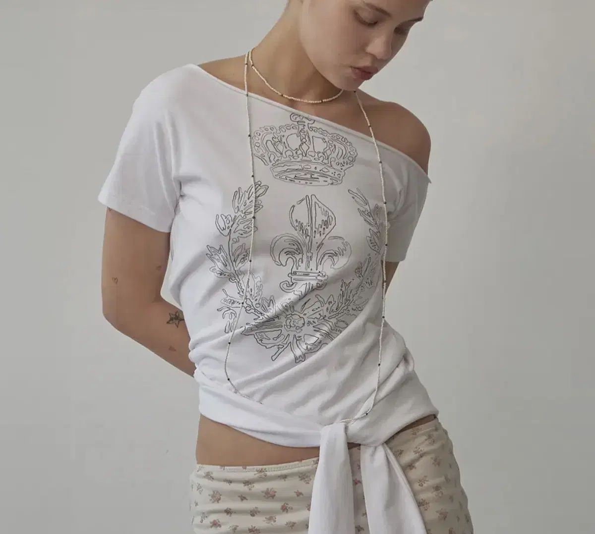 トップス sculptor chateau shithole tie tee Chateau Shithole Tie Tee White – SCULPTOR JAPAN