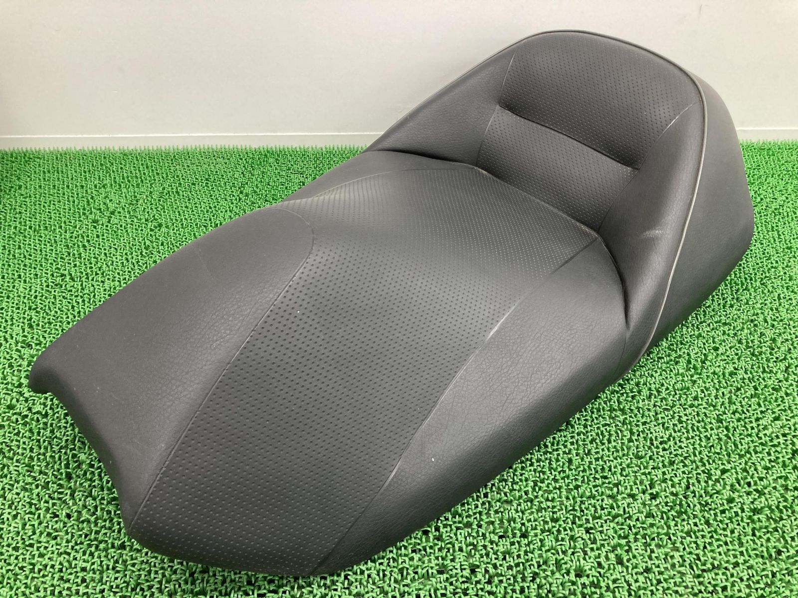 マジェスティ250 フロントシート 5GM ヤマハ 純正 中古 バイク 部品 SG03J マジェスティC メインシート 破れ無し 車検 Genuine