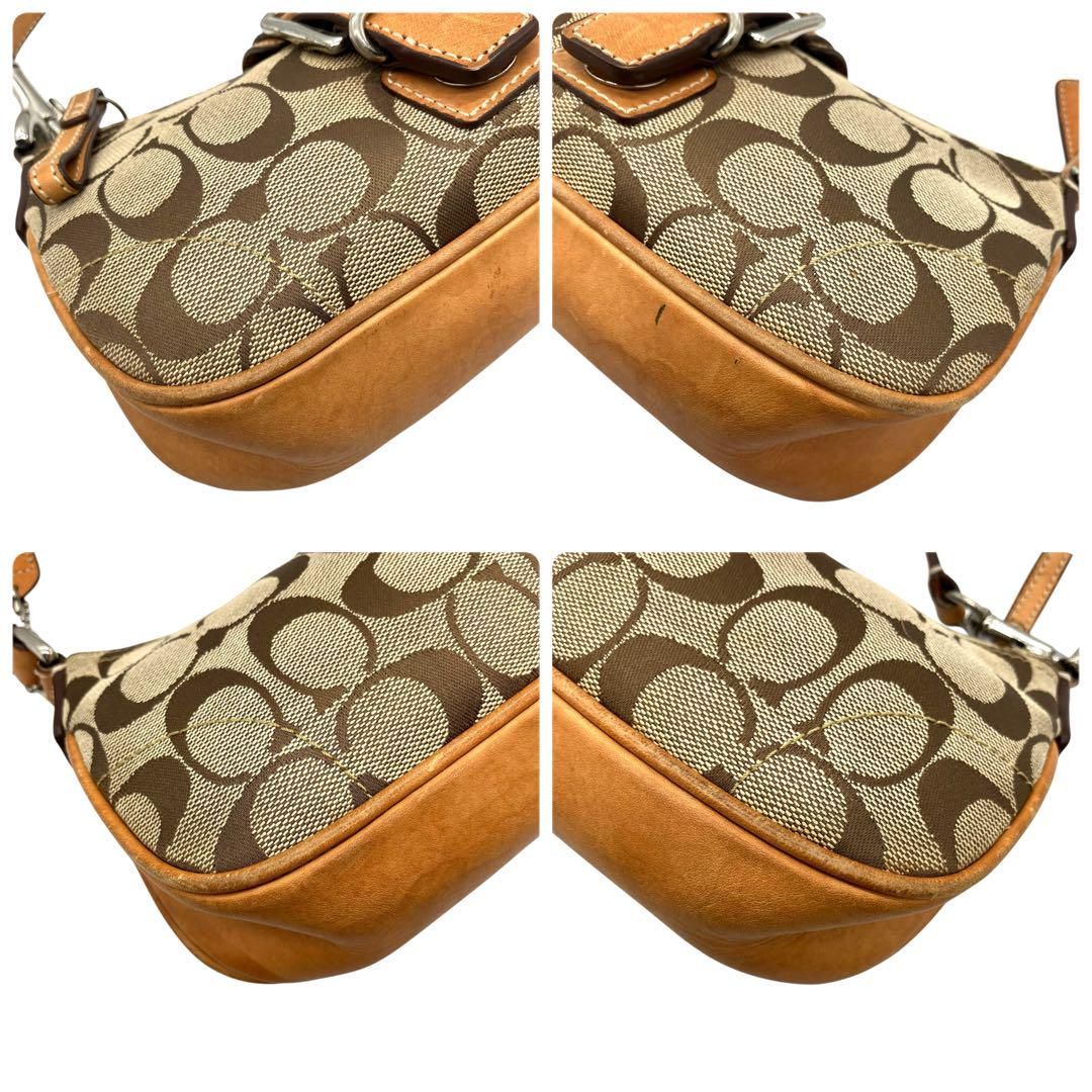 バッグ 1971 Coach Soho Hobo Signature handbag 1971 Coach Soho Hobo Signature handbag - メルカリ