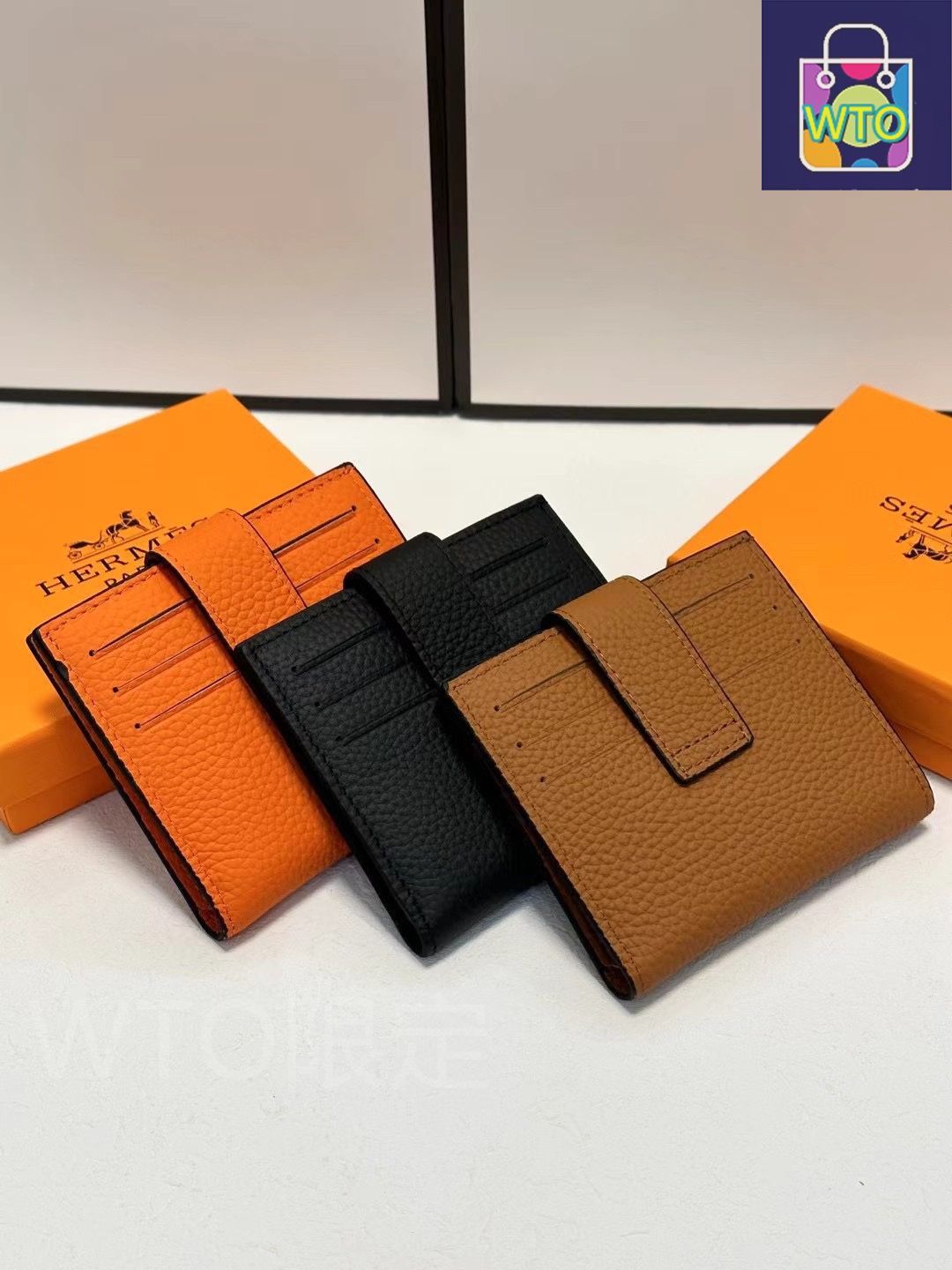 カードと財布の両用設計で収納力に優れる