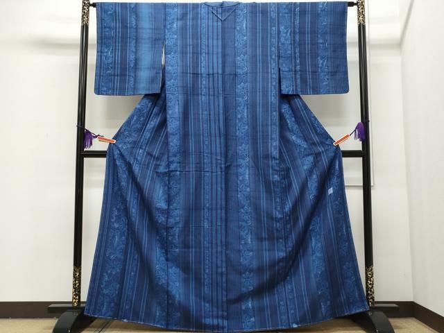 平和屋着物●上質な紬　作家物　藍　型染め　更紗花唐草間道　正絹　逸品　CAAQ9126vf 平和屋着物○上質な紬 作家物 藍 型染め 更紗花唐草間道 正絹 逸品